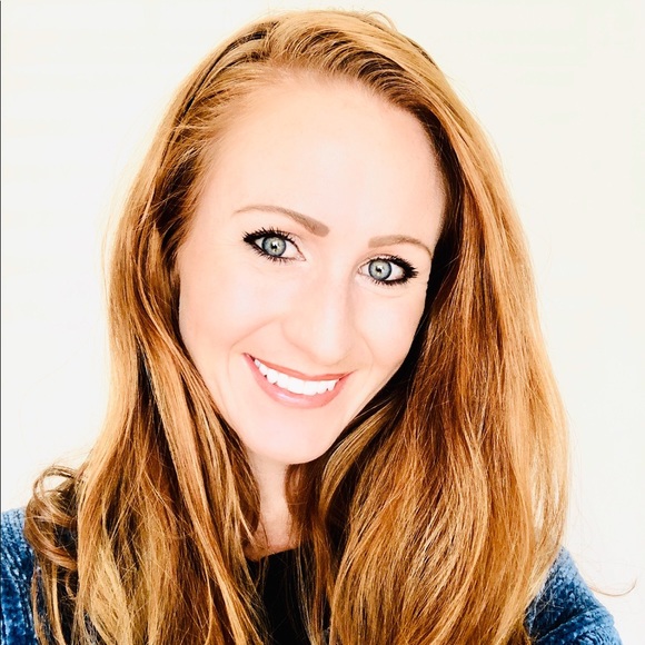 Meet your Posher, Erin - Picture 1 of 7